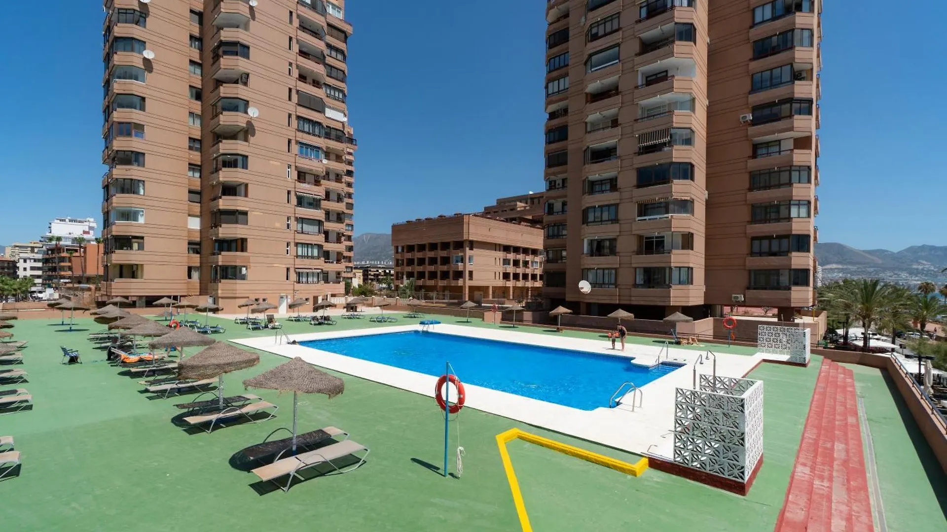 Sur Suites Palmeras 12 Fuengirola 0*,  Espanha