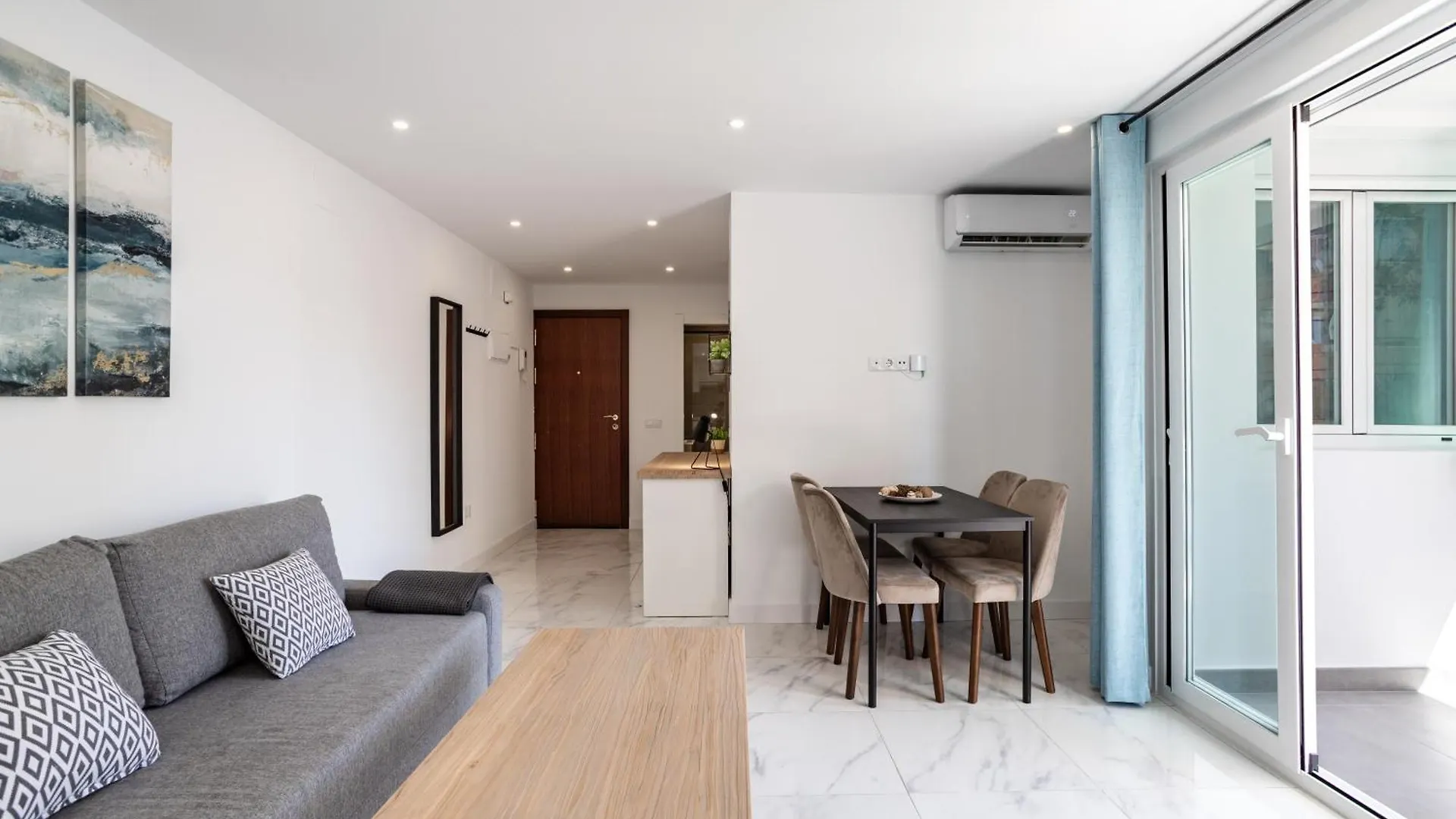 Sur Suites Palmeras 12 Fuengirola 0*,  Espanha